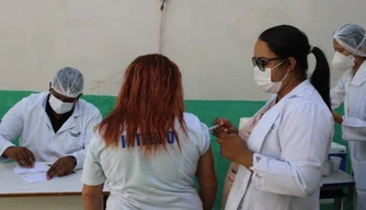 Vacinação na Penitenciária Feminina de Teresina