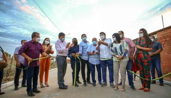 Governador entrega obras em Água Branca