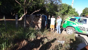 A PM foi até o local do acidente, no bairro Pedra Mole.