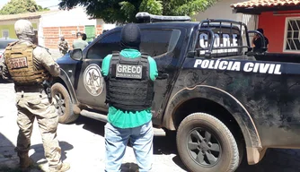 Operação da Polícia Civil no bairro Gurupi, zona Sudeste.