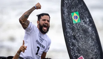 Ítalo Ferreira, campeão de surfe nos Jogos Olímpicos em Tóquio.