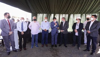 Dr. Pessoa em solenidade de início de obras para construção de home Center em Teresina.