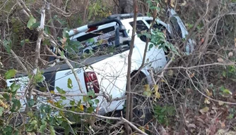 Motorista perde o controle e capota veículo em Cocal da Telha.
