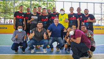 Dr. Pessoa em revitalização da quadra de esportes.