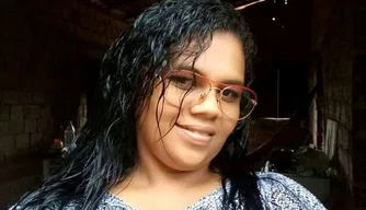 Tânia Raquel.