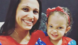 Julianne Bezerra Magalhães, de 34 anos e sua filha, Maria Júlia Bezerra Magalhães, de 4 anos.