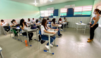 Retorno 100% presencial das escolas estaduais.