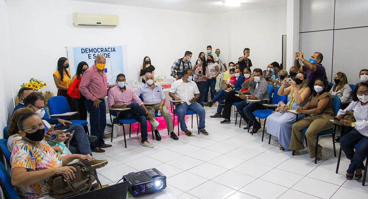 Prefeito de Teresina visita o concelho municipal de saúde