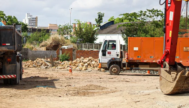 Dr. Pessoa visita obras de galeria da zona Leste de Teresina