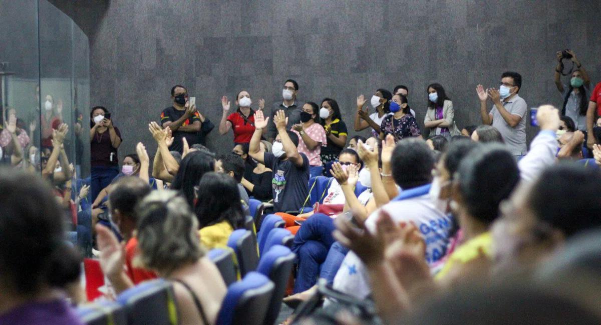 Manifestação na Câmara municipal de Teresina