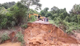 Estrada rompida devido as fortes chuvas