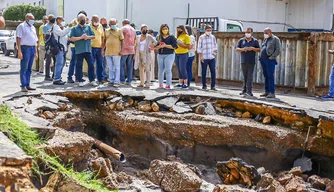 Dr. Pessoa vai decretar situação de emergência após chuvas em Teresina.