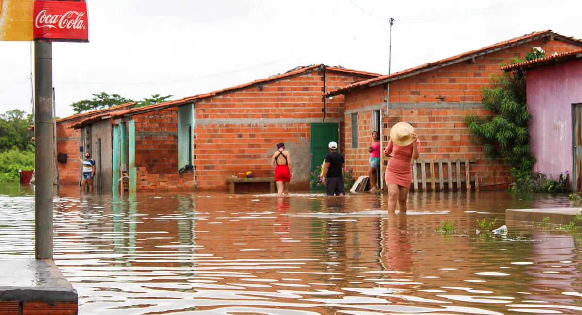 Alagamento na Vila Apolônia em Teresina