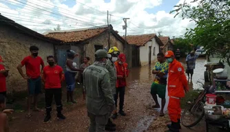 Corpo de Bombeiros atuando nas áreas de risco