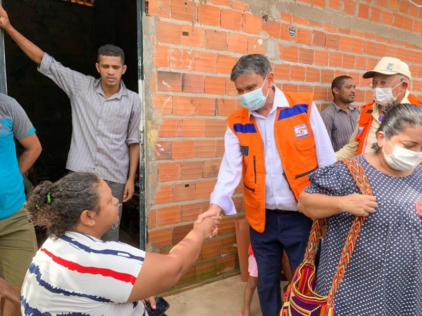 Governador Wellington Dias e Prefeito de Teresina Dr. Pessoa visitam áreas alagadas em Teresina