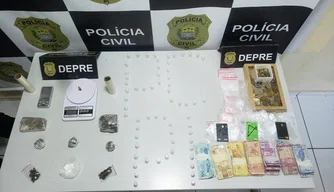 Material apreendido pela Polícia Civil em residência no bairro Alto da Ressurreição.