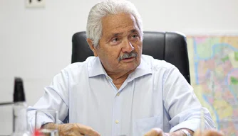 Senador Elmano Férrer