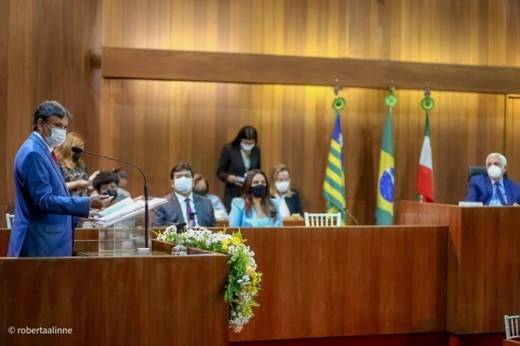 Wellington Dias durante leitura da Mensagem Anual na Alepi.