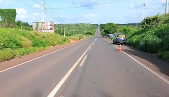 Colisão entre carro e moto deixa homem morto em Picos.