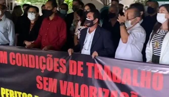 Polícia Civil em manifestação na SeadPrev em Teresina.