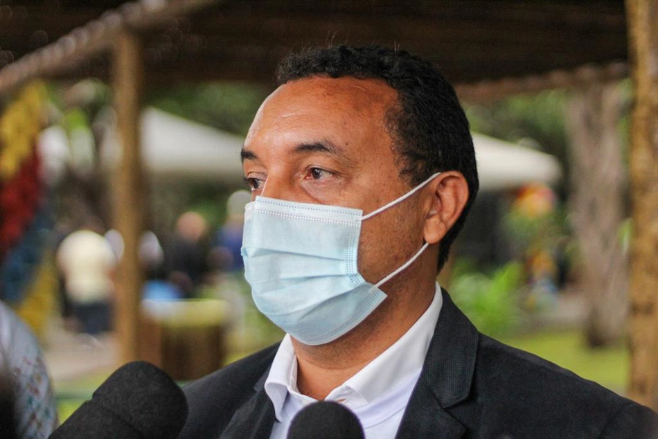 Secretario de educação municipal Nouga Cardoso
