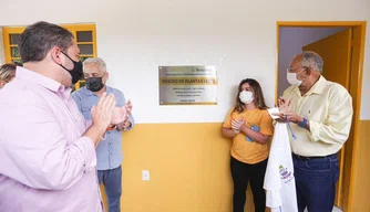 Dr. Pessoa em inauguração de viveiro e praça na zona leste de Teresina.