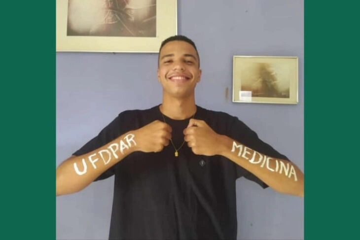 Estudante aprovado em medicina