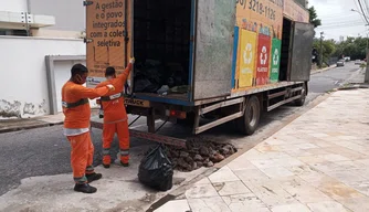 Coleta seletiva de lixo em Teresina.