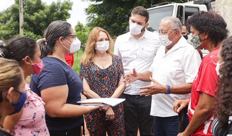 Dr. Pessoa autoriza execução de calçamentos na zona Norte de Teresina.