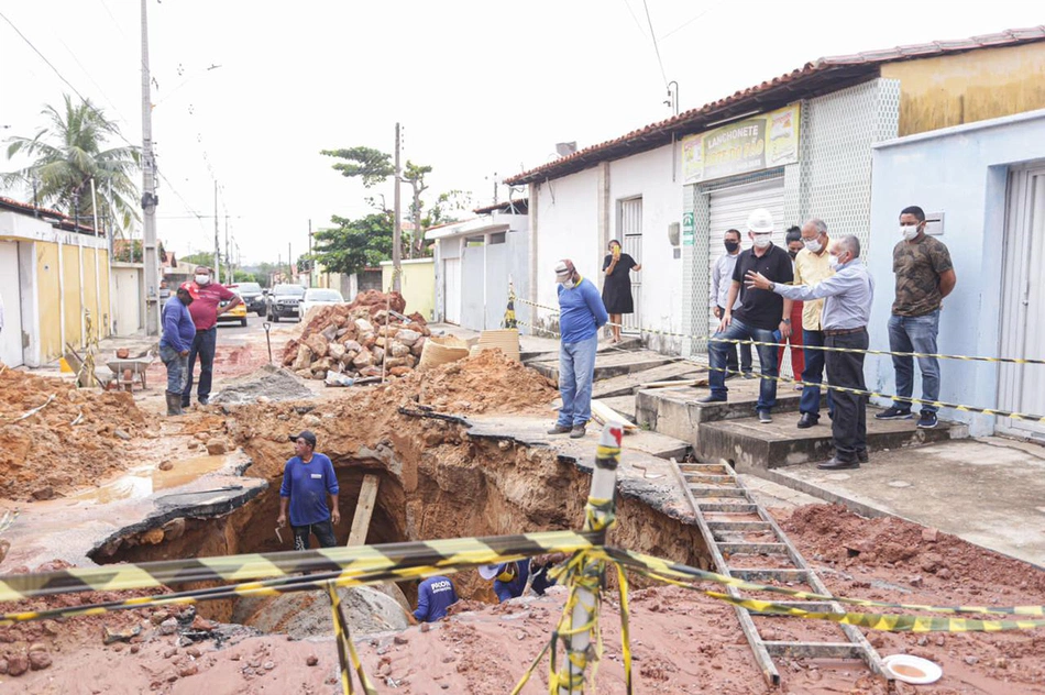 Obra de reparo da rua localizada no Dirceu II em Teresina.