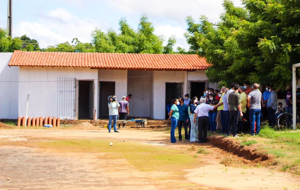 Visita a reforma do campo do Bariri