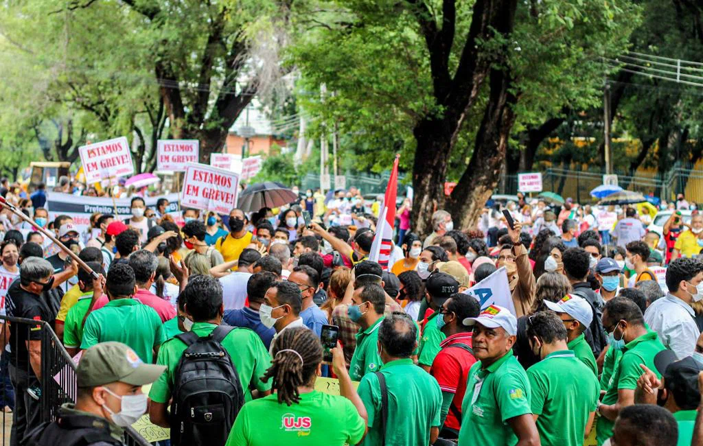 Manifestação dos trabalhadores da educação e do transporte