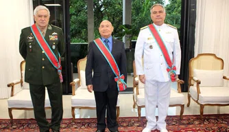 Desembargador Oliveira recebe medalha de mérito judiciário do TJ-MS.