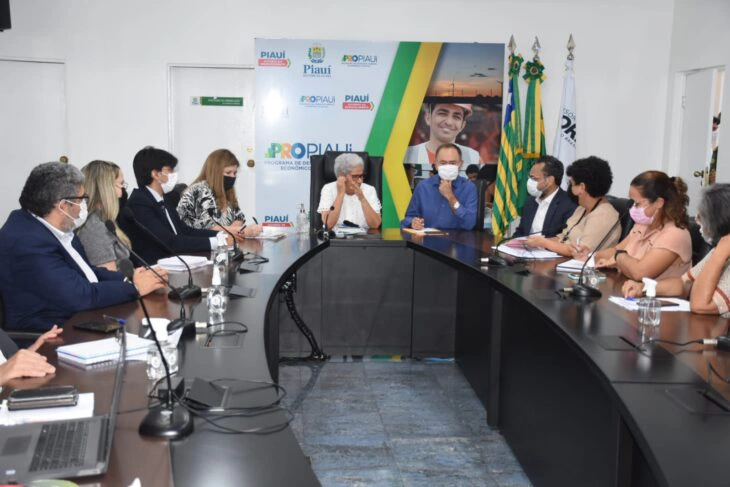 Reunião da governadora Regina Sousa com gestores