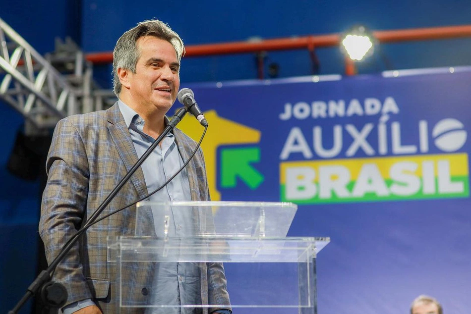 Ciro Nogueira em inauguração do Complexo Esportivo de Badminton da UFPI.