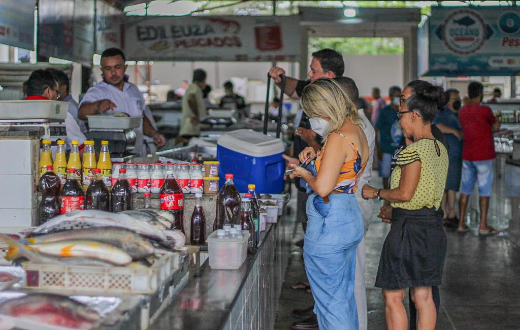 Movimentação no mercado do peixe