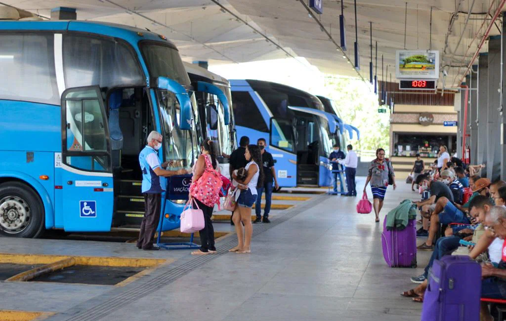 Movimentação no terminal rodoviário