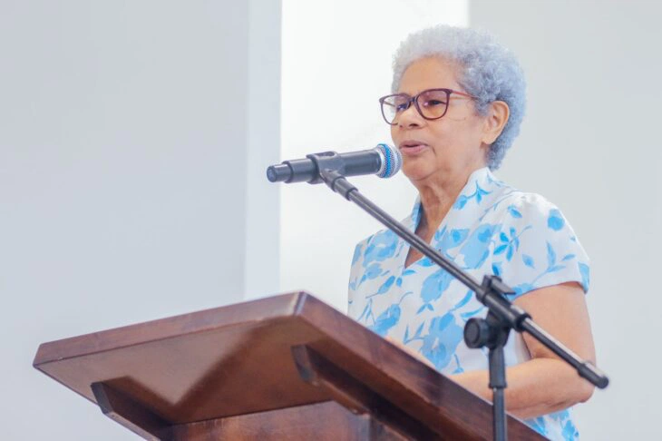 Regina Sousa inaugurando auditório Santa Dulce dos Pobres