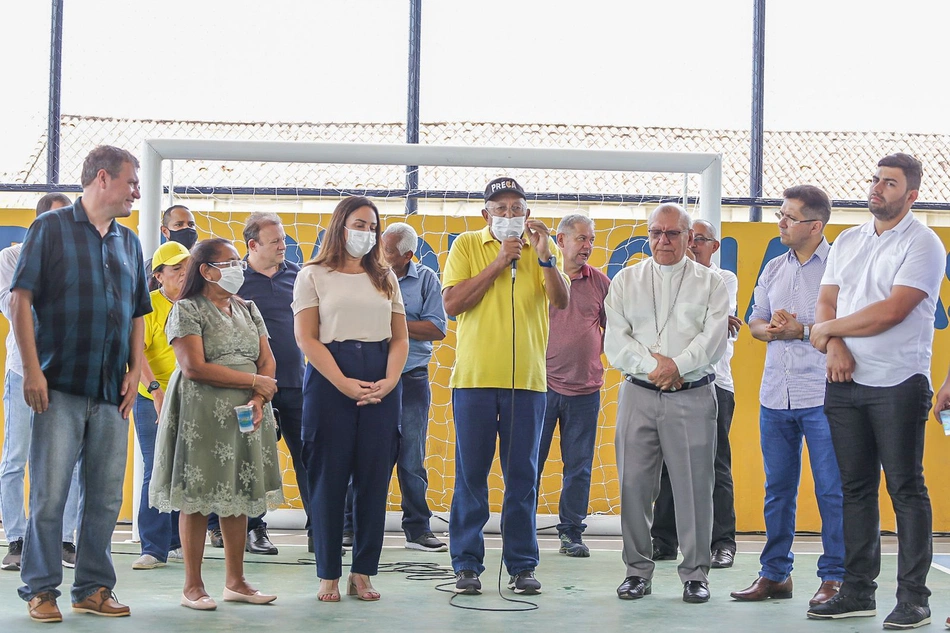 Dr. Pessoa entrega reforma da Quadra de Esportes do Poti Velho