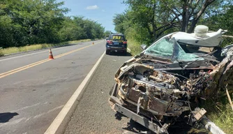 Carro quebrado após acidente