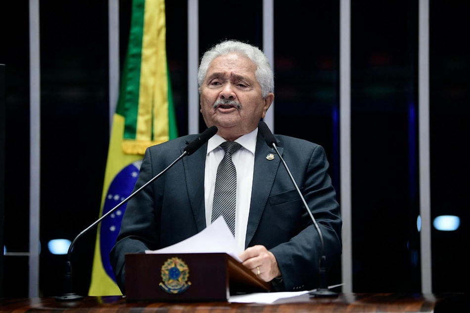 Senador Elmano Férrer