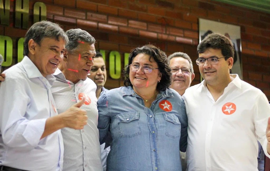 Prefeita Jôve Oliveira se filia ao PT