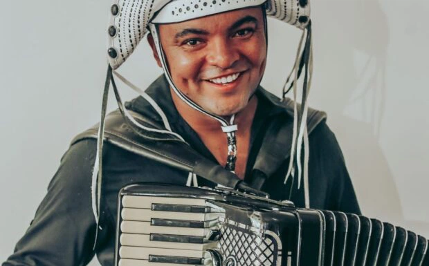 Cantor Chambinho do Acordeon