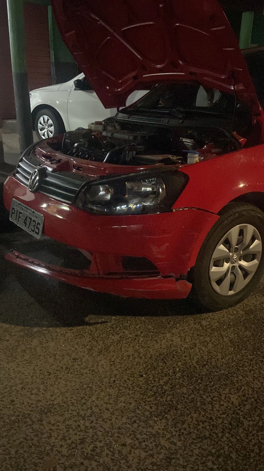 Carro roubado no Alto da Ressurreição