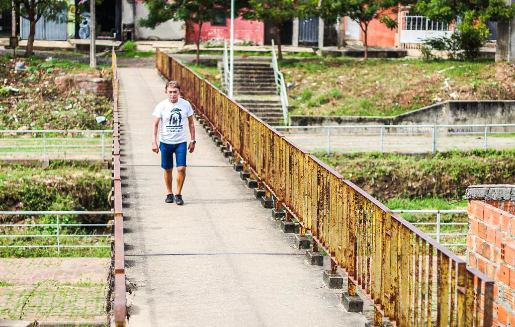 Obra de urbanização no grotão na Vila da Paz