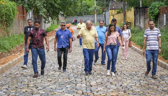 Dr. Pessoa visita obras na zona Leste