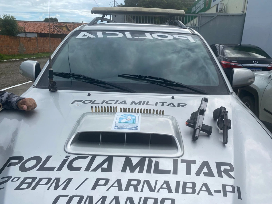 Apreensão de armas de fogo e munições.