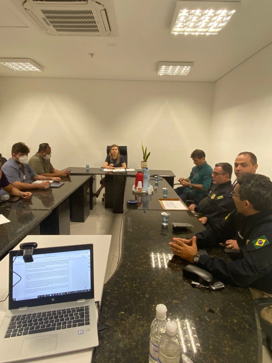 Reunião sobre viaduto da Avenida João XXIII