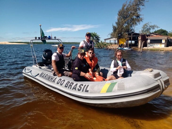 Fiscais ambientais em visita a Lagoa do Portinho.