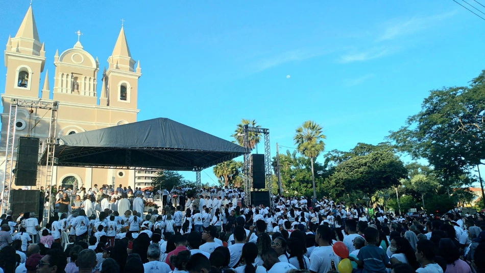 Fiéis reunidos para Caminhada da Fraternidade em Teresina